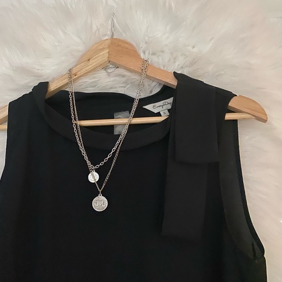 • § Vintage Black Pussybow Necktie Sleeveless Blouse § • - Picture 2 of 4